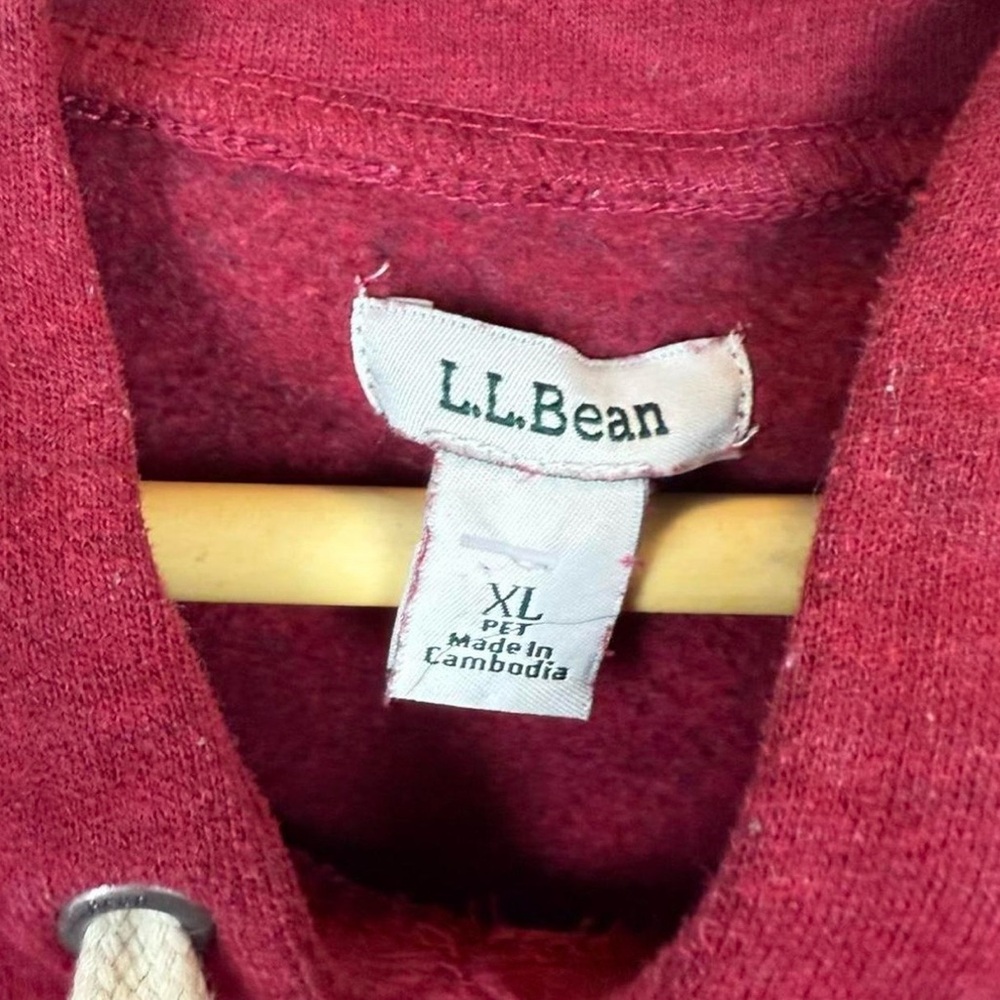 L.L. Bean Ladies XL Petite Red Pullover Hoodie with Raised Logo - Picture 3 of 3